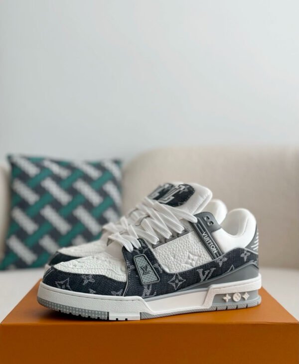LOUIS VUITTON Trainer Maxi Sneaker - Image 4