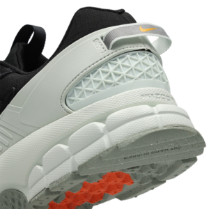 NIKE ZOOM VOMERO ROAM